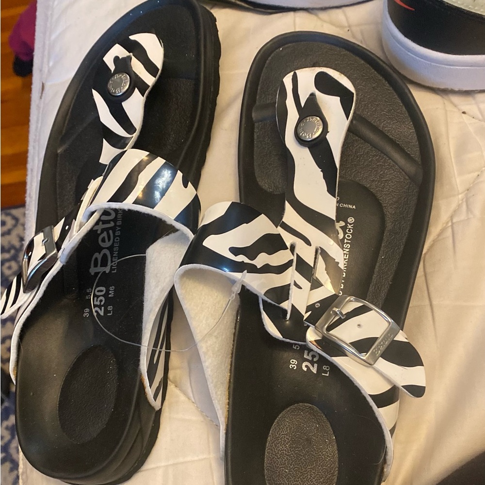 BETULA SANDAL 
BRAND NEW WITH TAGS 
ZEBRA PRINT 
SIZE 8 AU/US
39 EUROPEAN SIZE